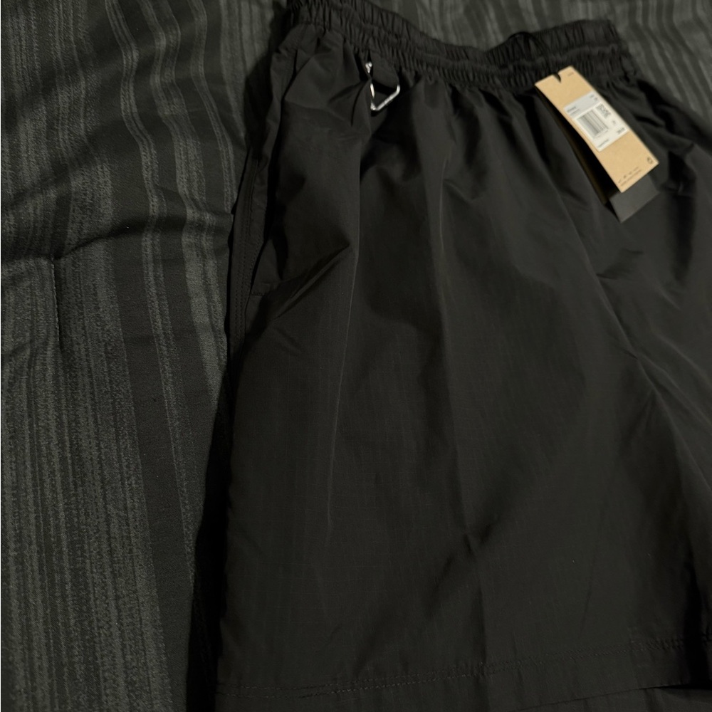 Nike ACG Repel Ripstop Shorts Womens SIZE XS Black Loose Fit Mid Rise - Picture 4 of 6